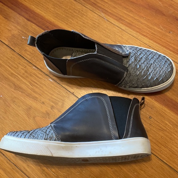 Kaanas slip on sneakers - Picture 2 of 2